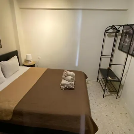 アパート Loutraki Suites