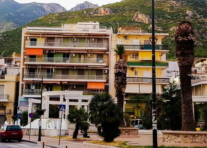 Loutraki Suites アパート